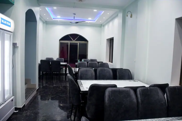 Restaurant seating